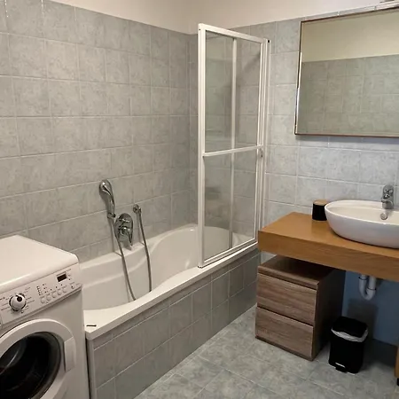 Appartement Au Coeur De Avec Parking Et Animaux Acceptes - Fr-1-343-187 *